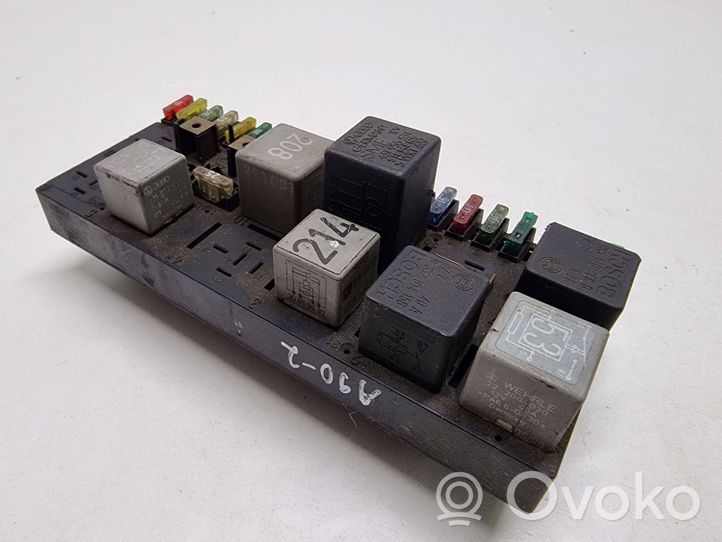 Audi 80 90 B2 Module de fusibles 443941822A