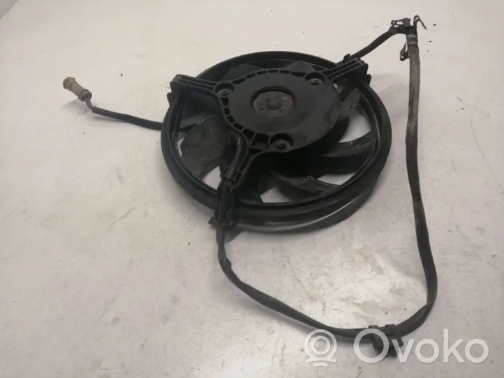 Audi A4 S4 B5 8D Ventilatore di raffreddamento elettrico del radiatore 