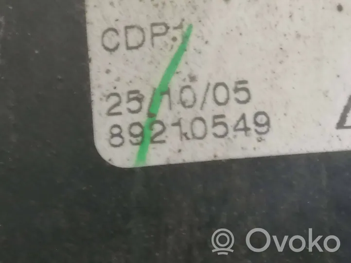 Nissan Navara D40 Światło przeciwmgłowe przednie 89210549