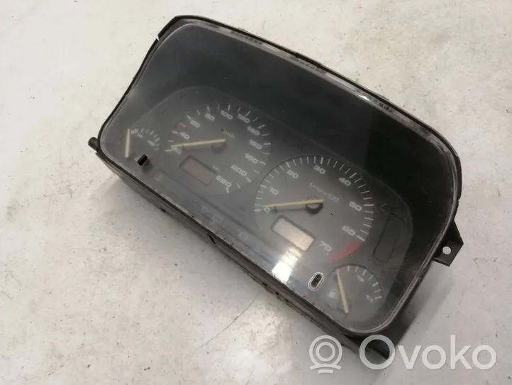 Volkswagen Golf III Compteur de vitesse tableau de bord 87001262