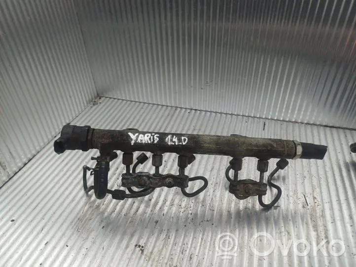 Toyota Yaris Listwa wtryskowa 2381033010