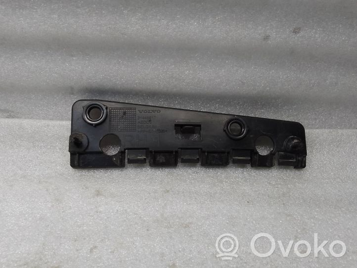 Volvo S60 Uchwyt / Mocowanie błotnika przedniego 31448917