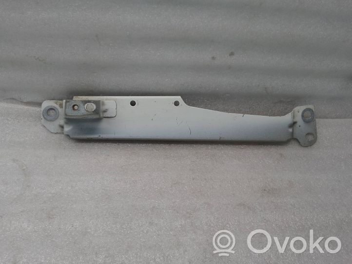 Volvo S60 Uchwyt / Mocowanie błotnika przedniego 31468234