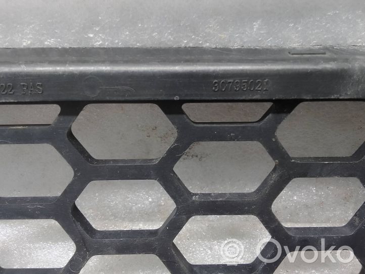 Volvo S60 Kratka dolna zderzaka przedniego 30795021