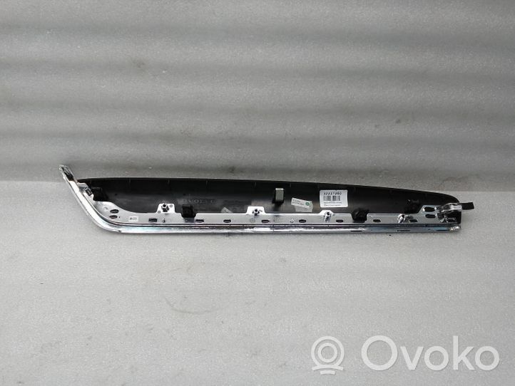 Volvo S90, V90 Panneau, garniture de coffre latérale 32237260