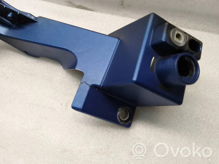 Volvo XC40 Supporto di montaggio del parafango 32234762