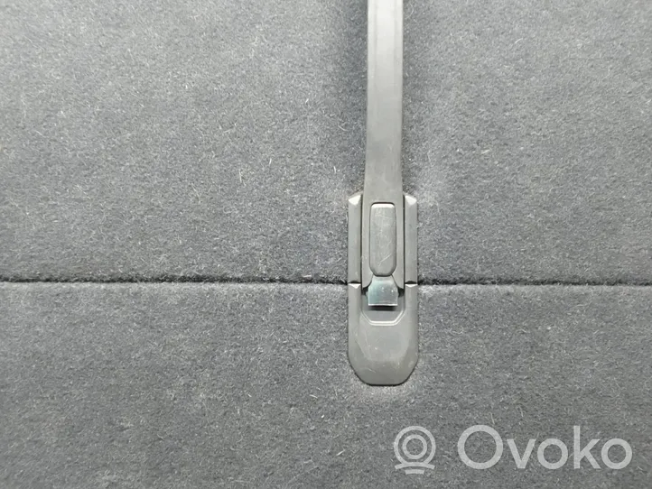 Volvo XC40 Rivestimento pannello inferiore del bagagliaio 31484758