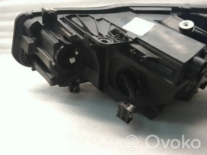 BMW 2 F46 Lampa przednia LE16A6380