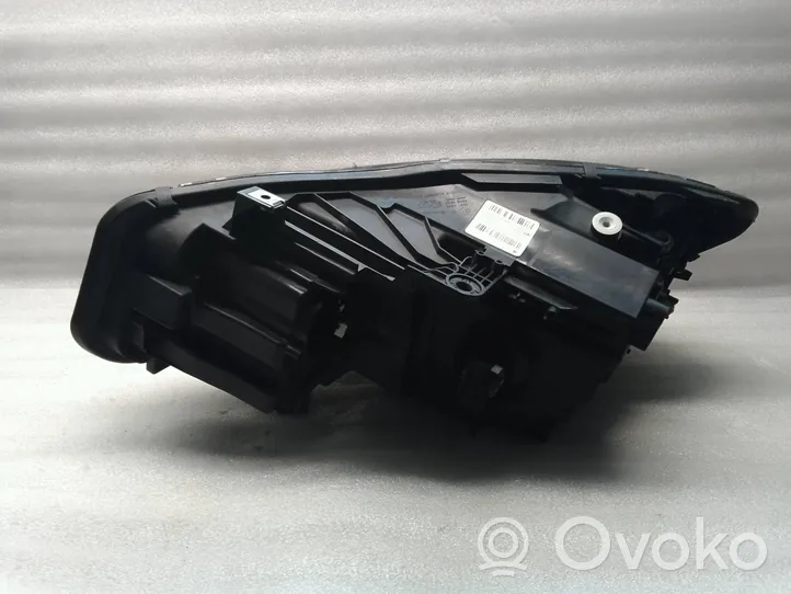 BMW 2 F46 Lampa przednia LE16A6380