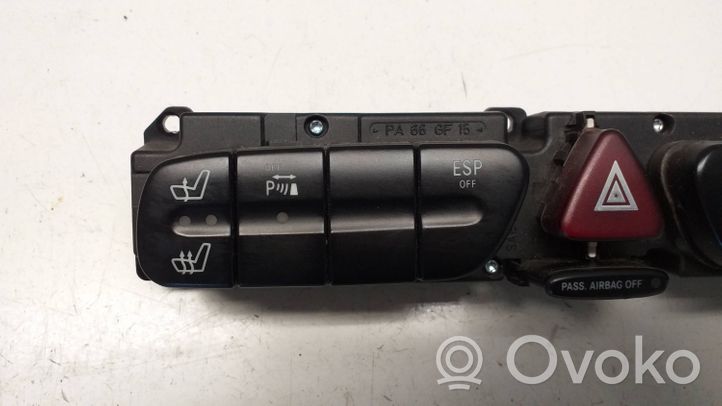 Mercedes-Benz CLK A209 C209 Botón interruptor de luz de peligro 2038217779