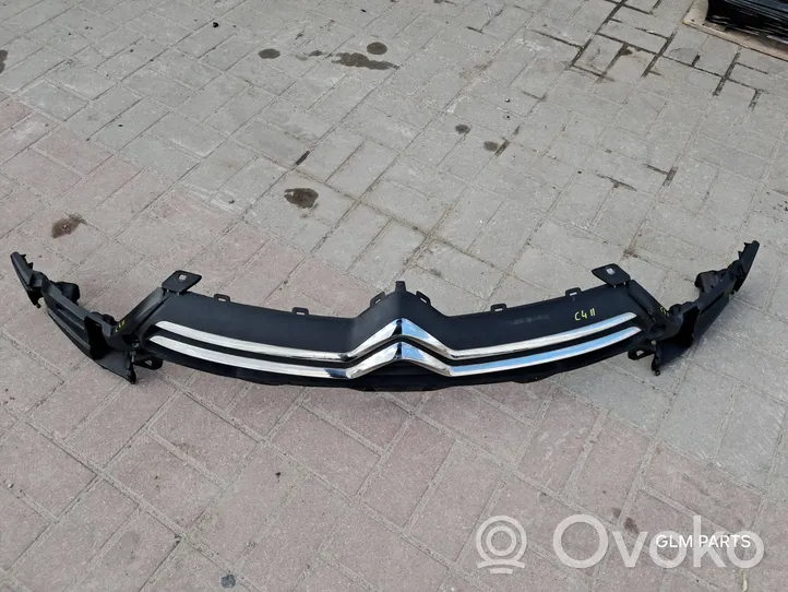 Citroen C4 II Grotelės priekinės 9687946280