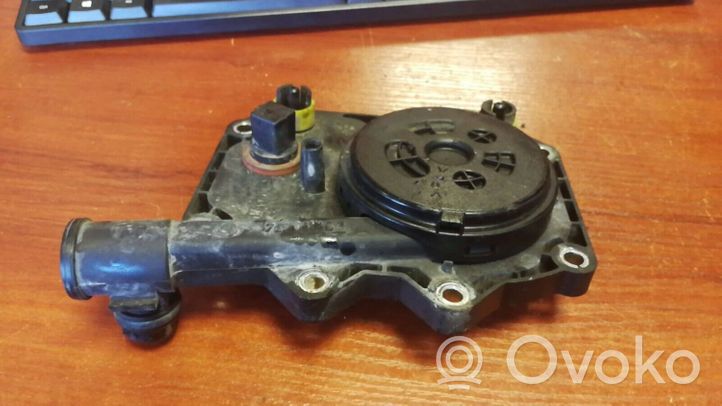 BMW 7 E38 Separatore dello sfiato dell’olio 7501563