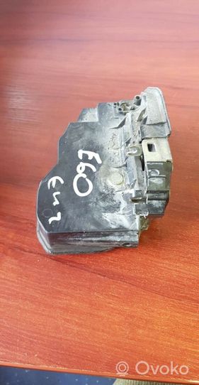 BMW 7 E38 Serratura portiera anteriore 7154619