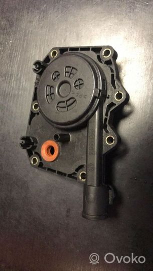 BMW 7 E38 Separatore dello sfiato dell’olio 7501563