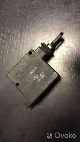 BMW 5 E34 Motorino di blocco/chiusura del portellone del bagagliaio 8351850