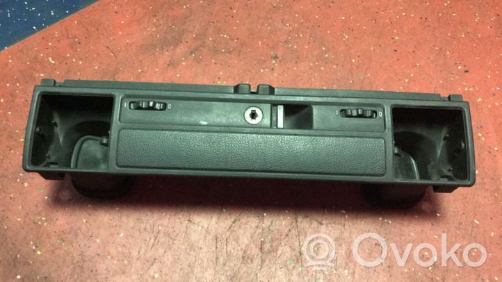 BMW 3 E36 Salono oro mazgo plastikinis korpusas 8122463