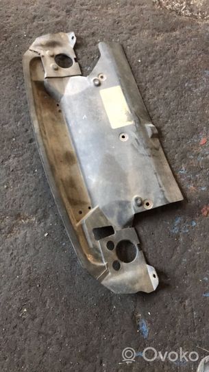 BMW 3 E36 Déflecteur d'air de radiateur de refroidissement 8135947