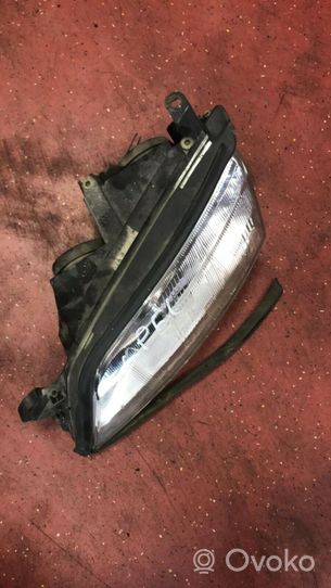 Opel Vectra B Lampa przednia 88201726