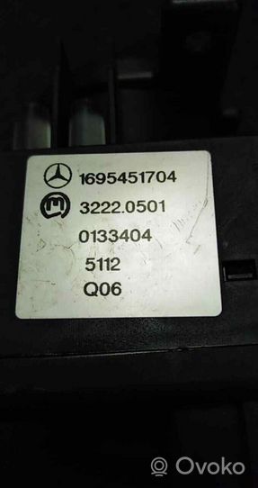 Mercedes-Benz A W169 Включатель фонарей 1695451704