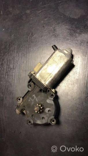 BMW 7 E32 Moteur de lève-vitre de porte avant 0130821242