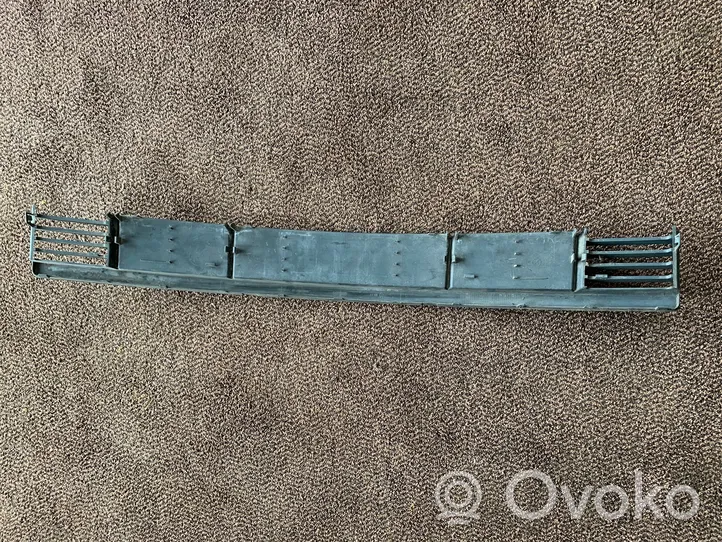 BMW 3 E36 Grille inférieure de pare-chocs avant 8165144