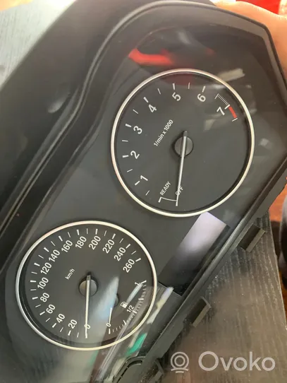BMW 1 F20 F21 Compteur de vitesse tableau de bord 17649411
