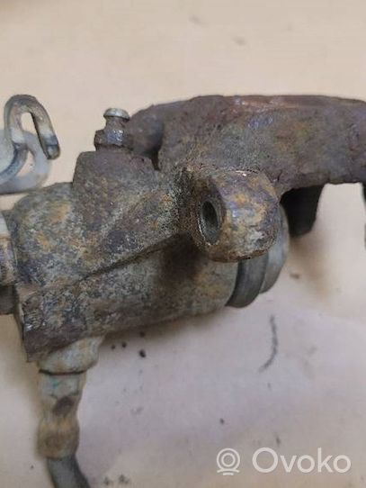 Audi 80 90 S2 B4 Caliper del freno trasero 8A0615423