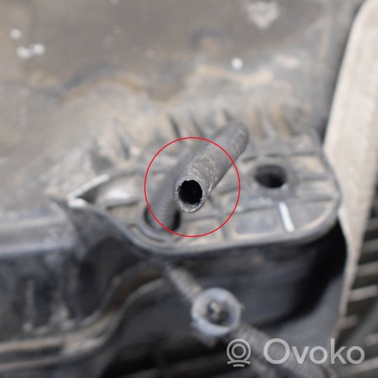 Audi Q3 8U Zbiornik płynu AdBlue 5N0131877D