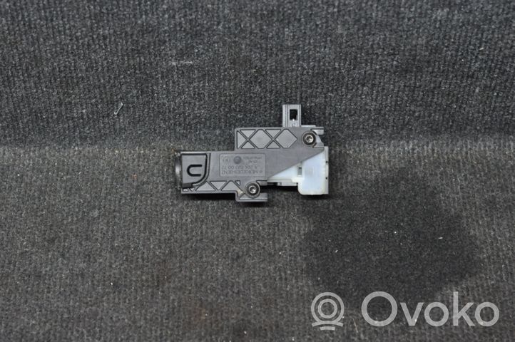 Mercedes-Benz E W212 Verrouillage du bouchon du réservoir de carburant A2048200072