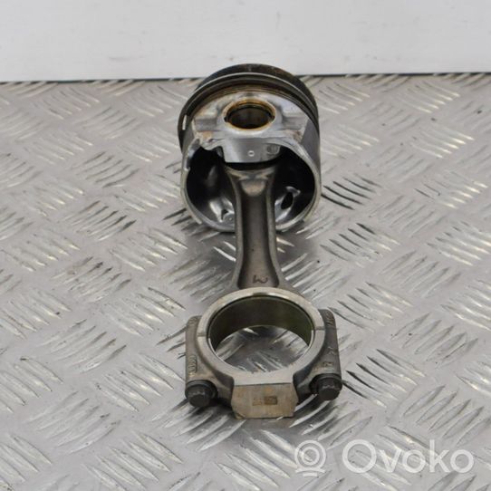 Volkswagen PASSAT CC Piston 038J