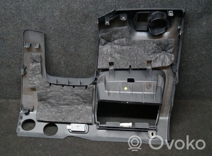 Audi Q3 8U Otros repuestos del interior 8U1863075A