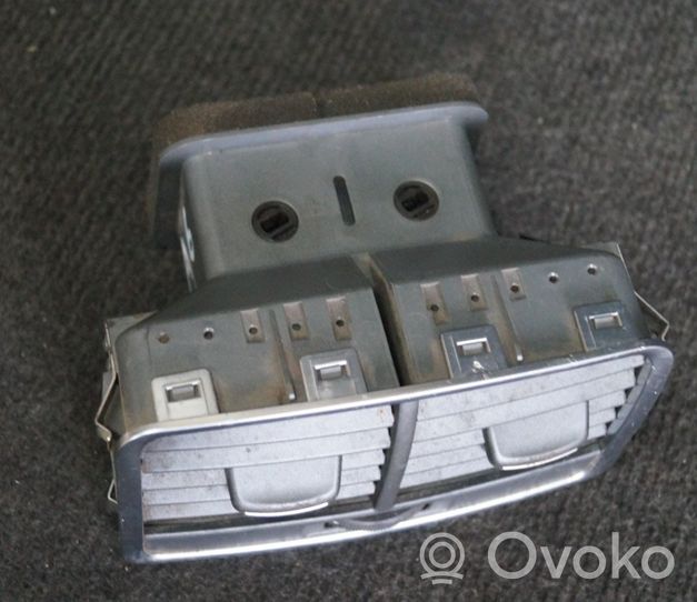 Audi A6 S6 C6 4F Lango oro grotelės 4F0819203B