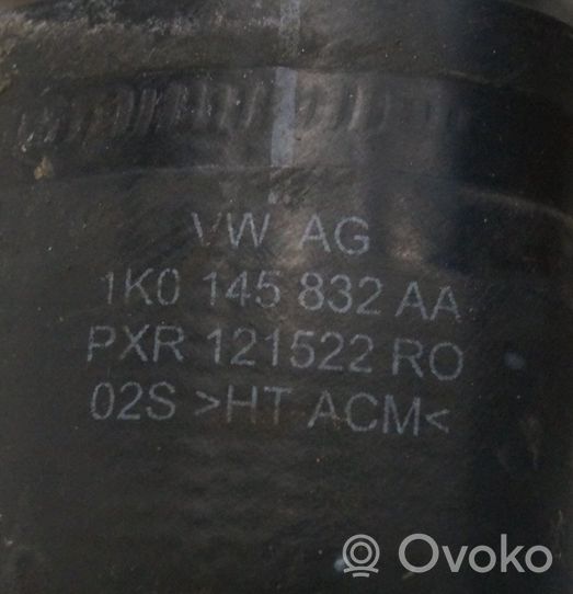 Volkswagen Beetle A5 Tube d'admission de tuyau de refroidisseur intermédiaire 1K0145832AA