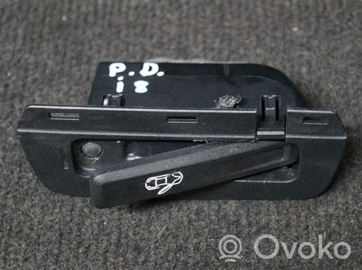 BMW i8 Priekinė atidarymo rankenėlė vidinė 7359444