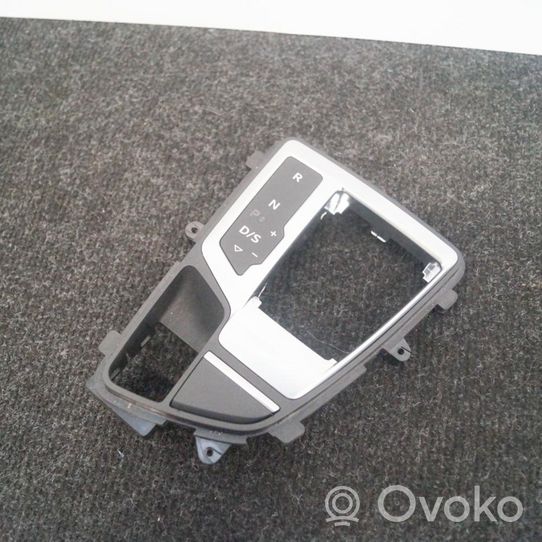 Audi A4 S4 B9 Rivestimento in plastica cornice della leva del cambio 