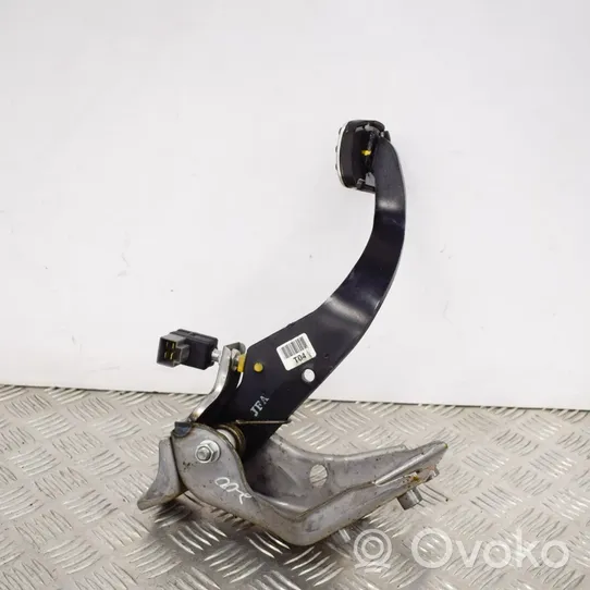 Hyundai Genesis Brake pedal 