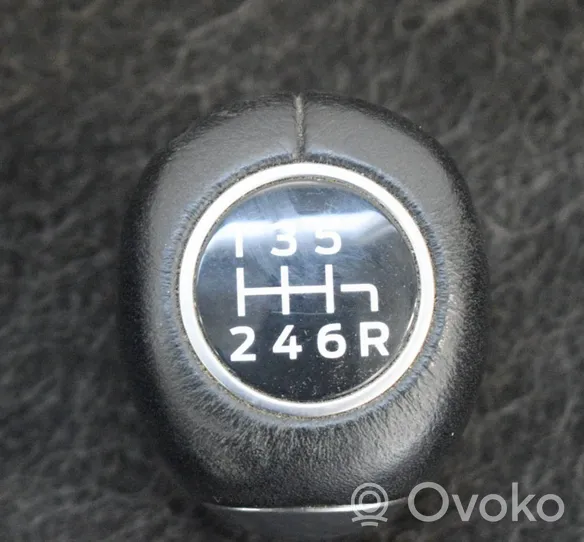 Ford Fiesta Ātrumu pārslēgšanas sviras dekoratīvā apdare (āda, uzgalis) H1BBA044H82C