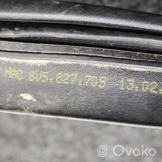 Audi A3 S3 8V Gumowa uszczelka bagażnika tylnego / Na karoserii 8V5827705