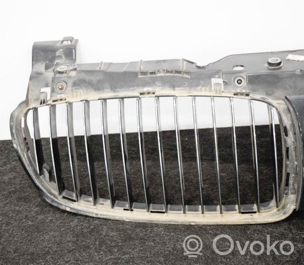 BMW 7 E65 E66 Grille calandre supérieure de pare-chocs avant 7145738