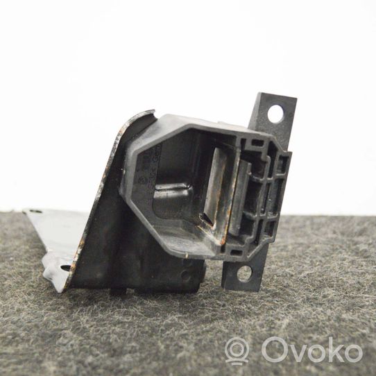 BMW 1 E82 E88 Kita variklio skyriaus detalė 759164723781010