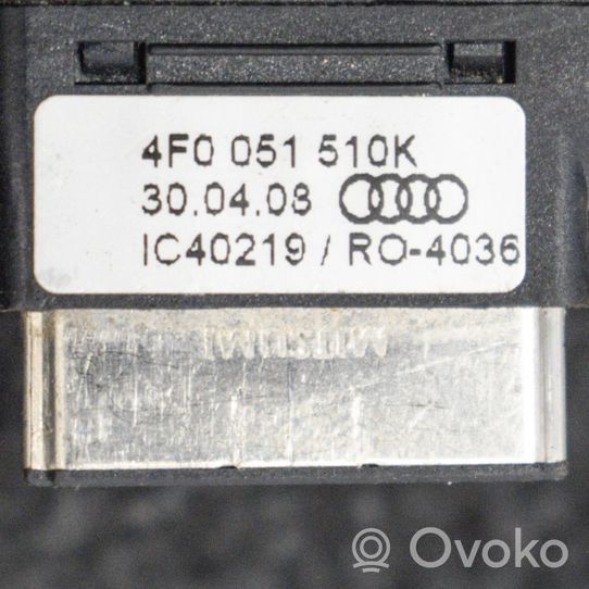 Audi A4 S4 B8 8K AUX-pistokeliitin 4F0051510K