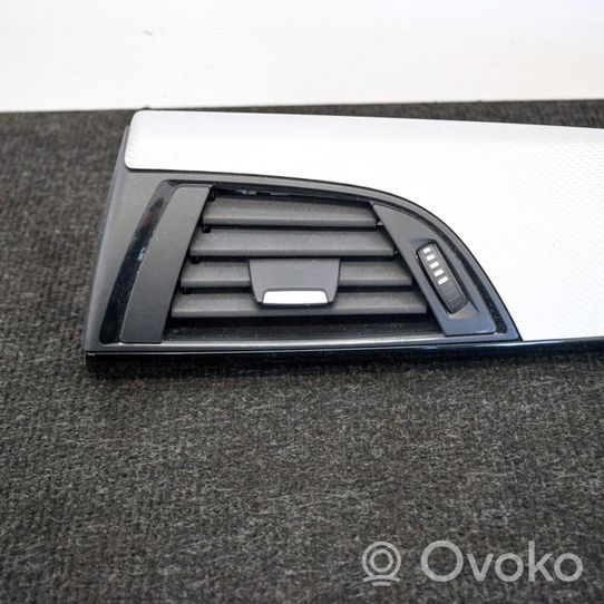 BMW 1 F20 F21 Copertura griglia di ventilazione cruscotto 9205355