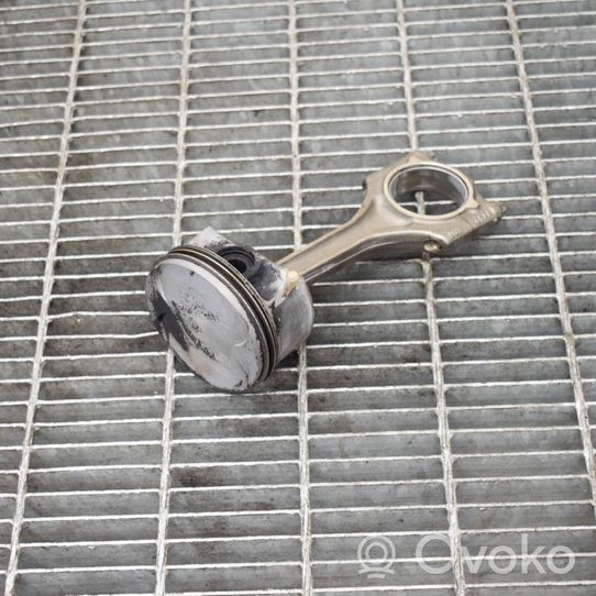 BMW X3 E83 Piston 