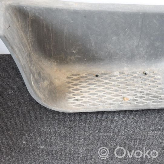 Iveco Daily 5th gen Garniture marche-pieds avant 351000500500312439