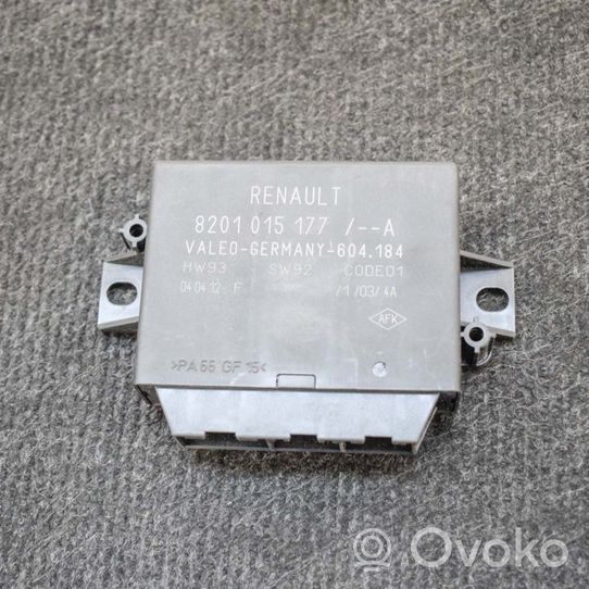 Renault Master III Unité de commande, module PDC aide au stationnement 8201015177