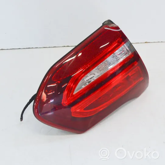 Mercedes-Benz C W205 Lampy tylnej klapy bagażnika A2059066100