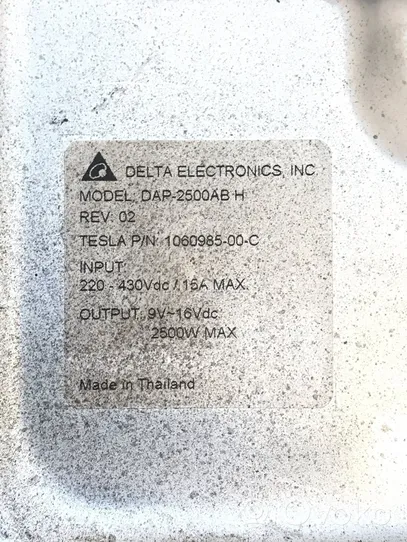 Tesla Model X Autres dispositifs 106098500C