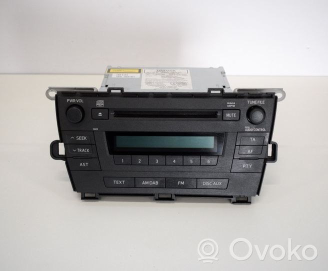 Toyota Prius (XW30) Radio/CD/DVD/GPS-pääyksikkö 8612047340