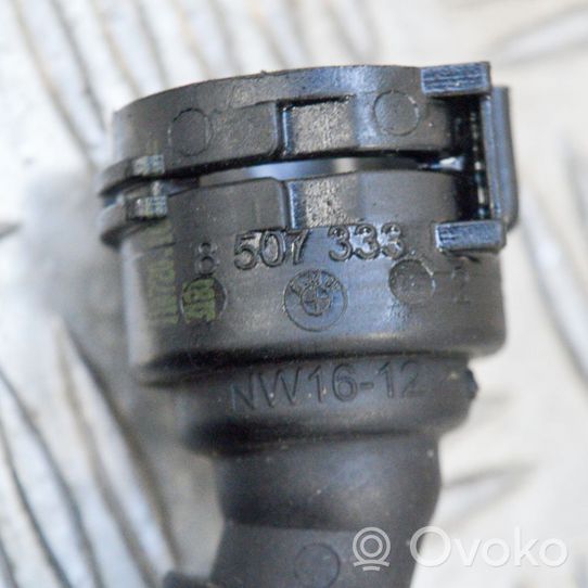 BMW 5 F10 F11 Tuyau de liquide de refroidissement moteur 14837810