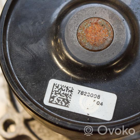 Toyota Avensis T270 Pompe de circulation d'eau 7823008